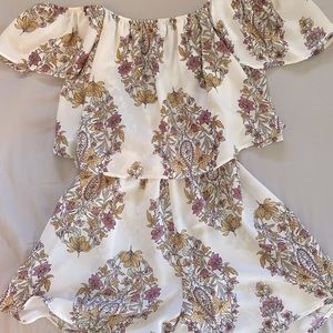 Show Me Your Mumu XS White off the shoulder romper